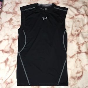Under Armor sleeveless dry fit, Size M